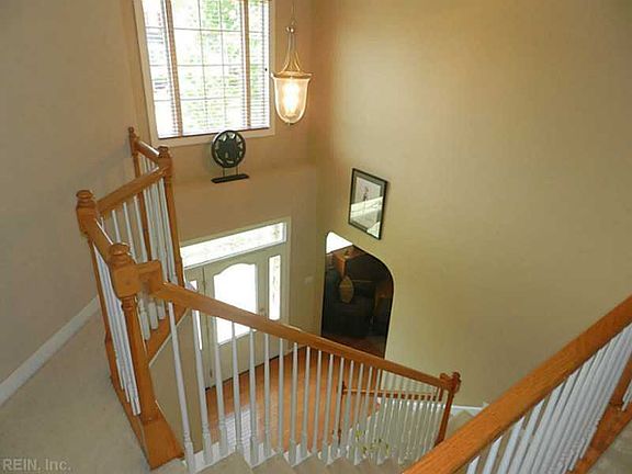 5th image of 205 Potter Ln