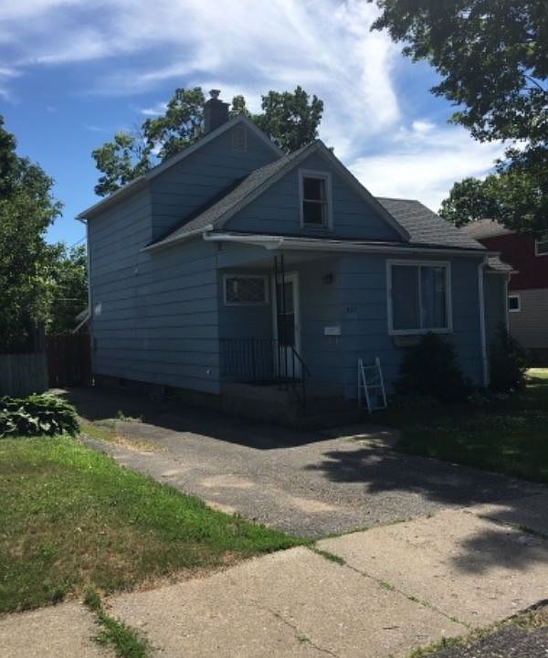1st image of 527 Maplewood Ct