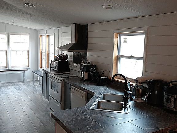5th image of 80 Ramsey Dr
