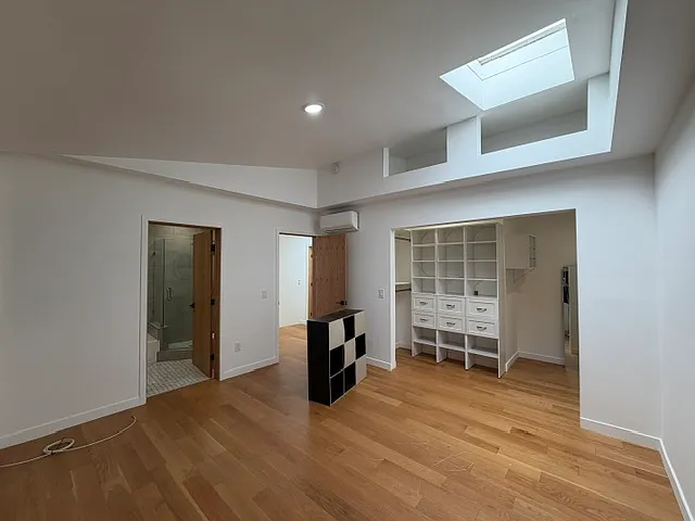 1833 Benecia Ave #1833 — Photo 7