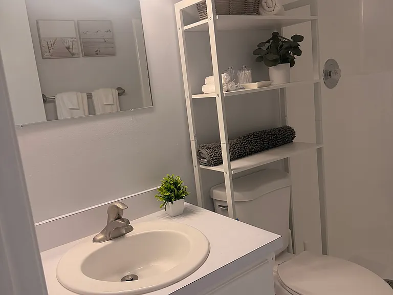75 Royal Oak Ct #201 — Photo 57