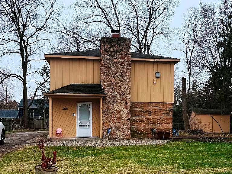 866 Troywood Dr — Photo 1