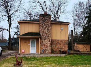 866 Troywood Dr, Troy, MI