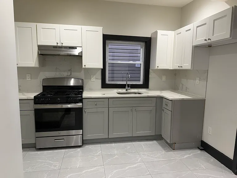 45 N 6th St #1 — Photo 1