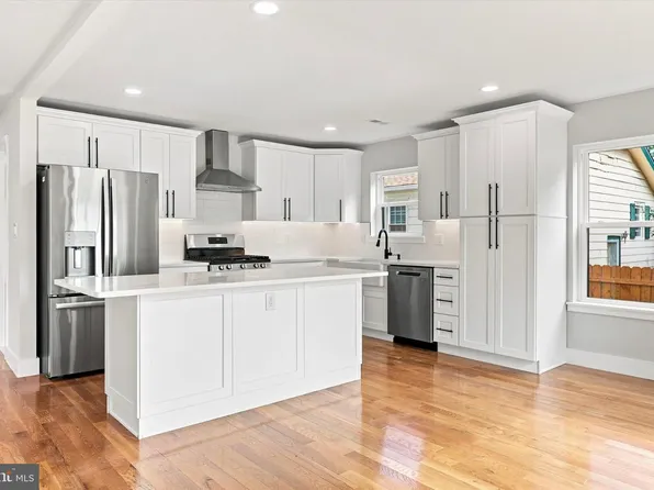 16 Stites Ave, Gloucester City, NJ 08030