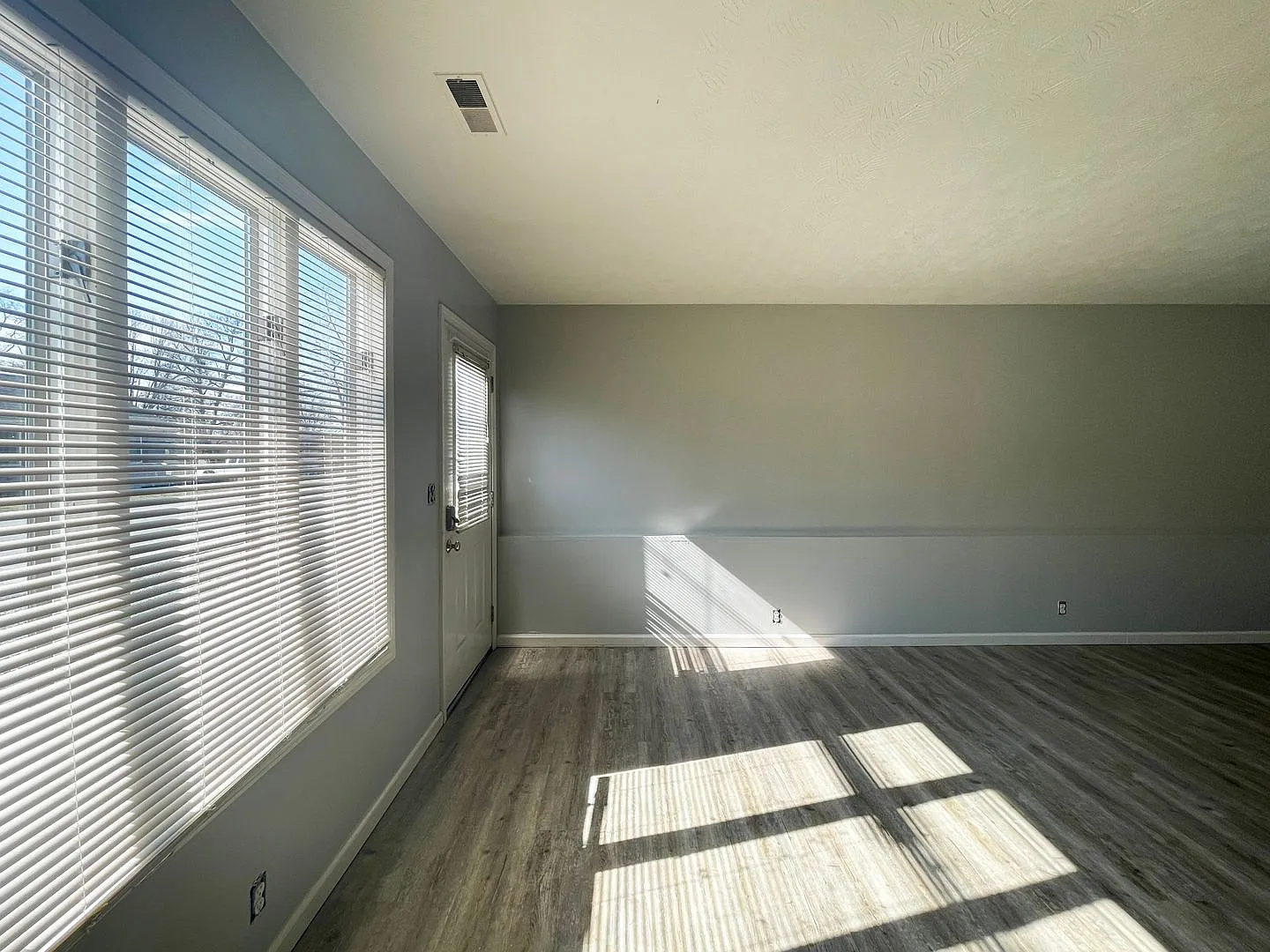 9012 W Jackson St — Photo 3