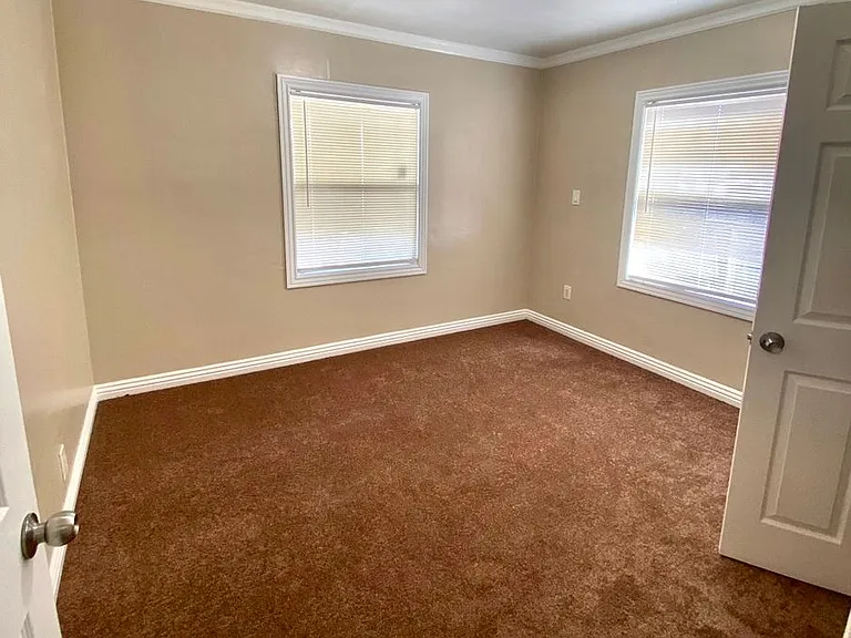 2712 Cutting Blvd — Photo 3