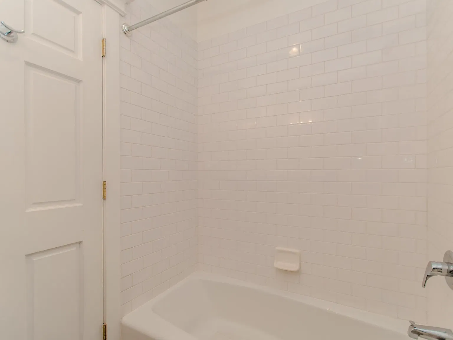 2131 N Sheffield Avenue — Photo 4