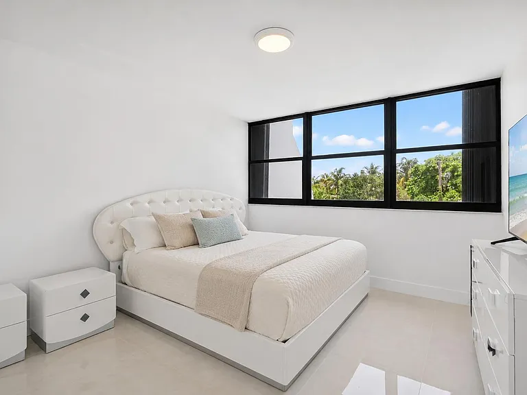 5600 N Flagler Dr #207 — Photo 17