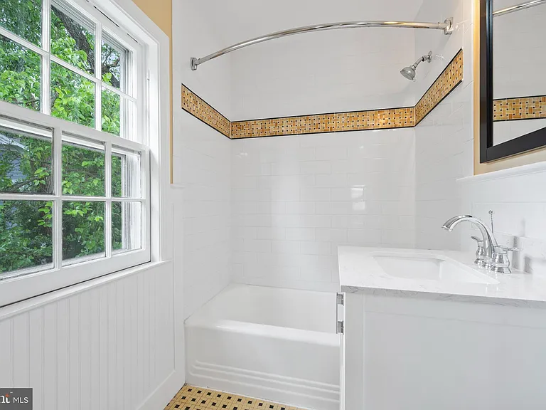 5122 Fairglen Ln — Photo 17