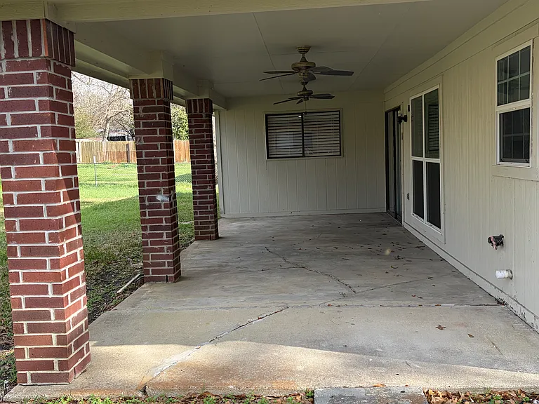 13248 Bluff View Dr — Photo 2