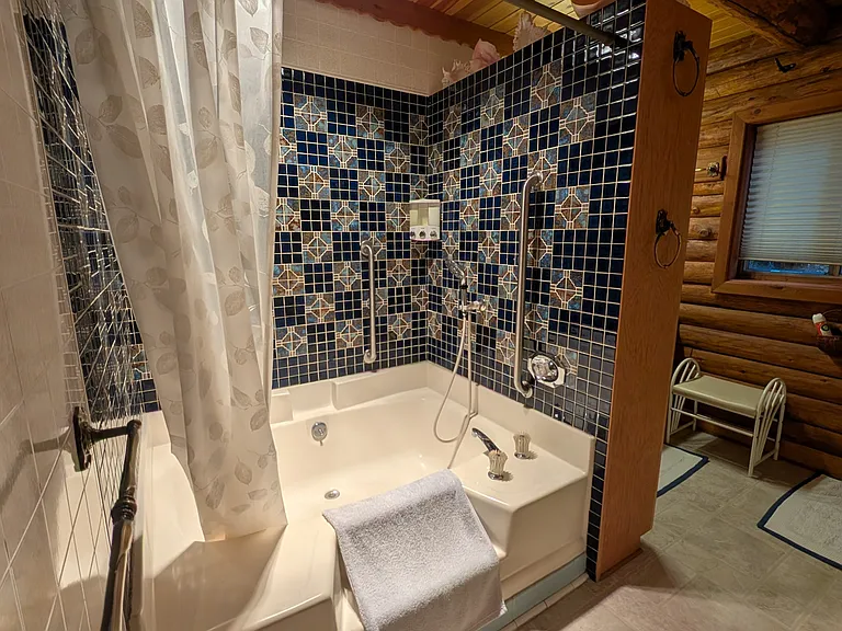 7312 E Evans Creek Rd — Photo 12