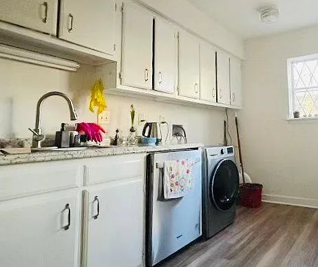 Washer/dryer hookups in kitchen
