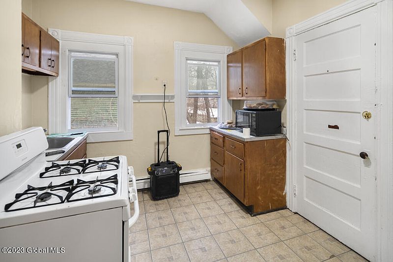 5th image of 230 Quail Street