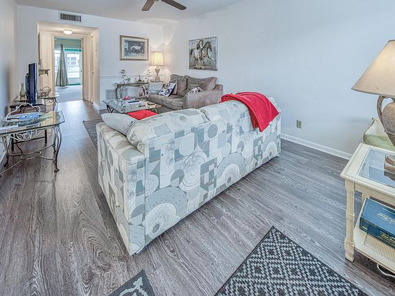 4th image of 3040 Lake Osborne Drive #106