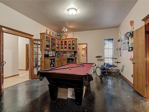 3rd image of 9404 SW 31st St