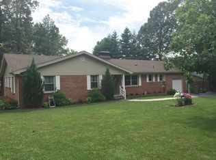 131 Country Club Ln, Hopkinsville, KY 42240