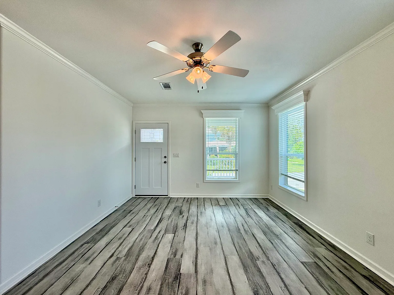 2 bed, 2.0 bath, 1352 sqft, $2,400 — Photo 4