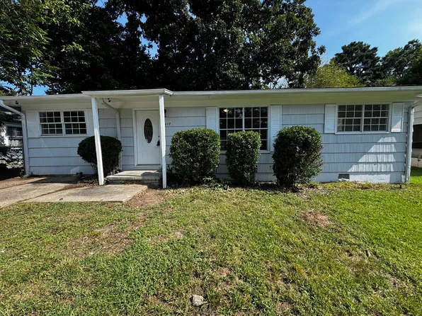 1117 Carol Cir, Midfield, AL 35228