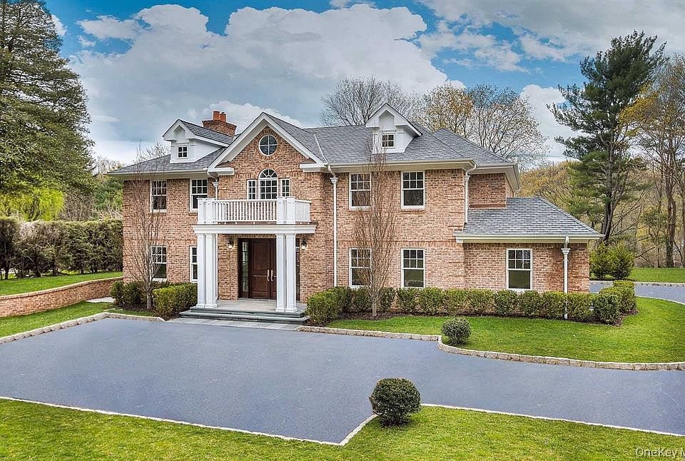 1st image of 640 Bryant Avenue