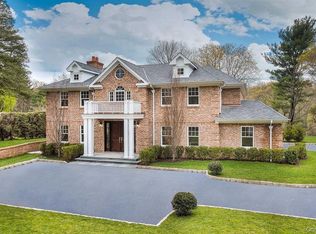 640 Bryant Avenue, Roslyn Harbor, NY 11576