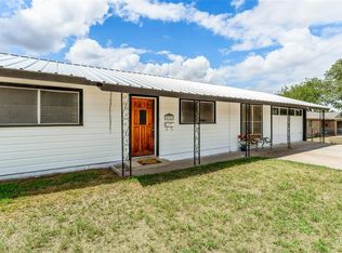823 S Lamar St, De Leon, TX 76444