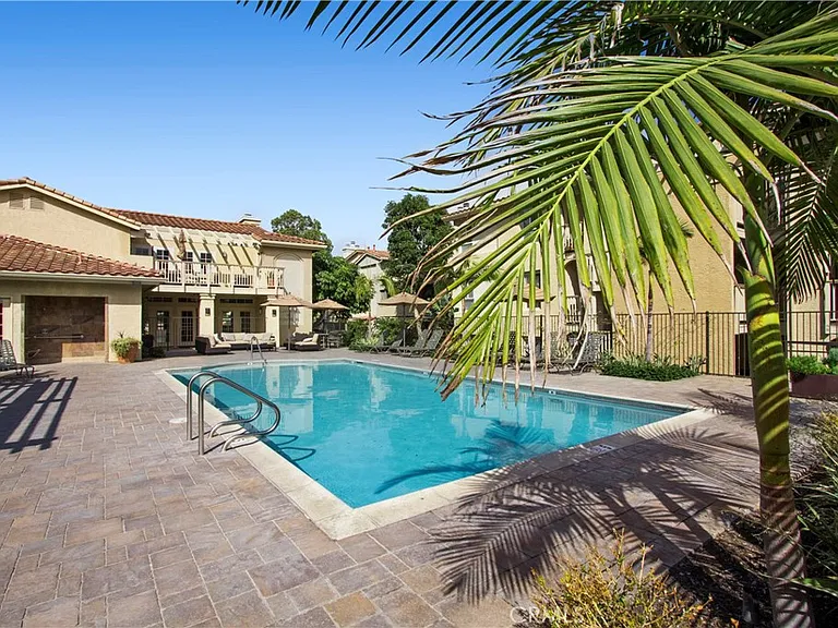 28 Corniche Dr #G — Photo 32