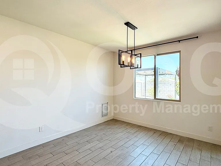 19921 W Lilac St — Photo 4