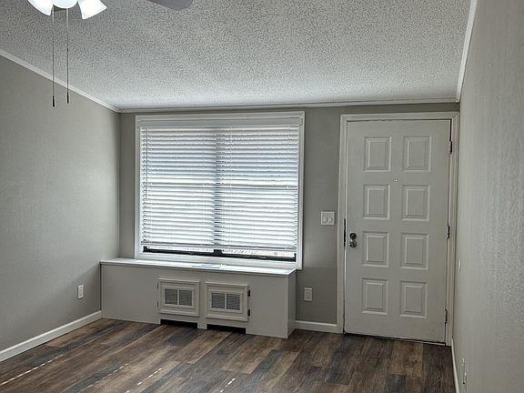 3rd image of 233 Waterbury Ct
