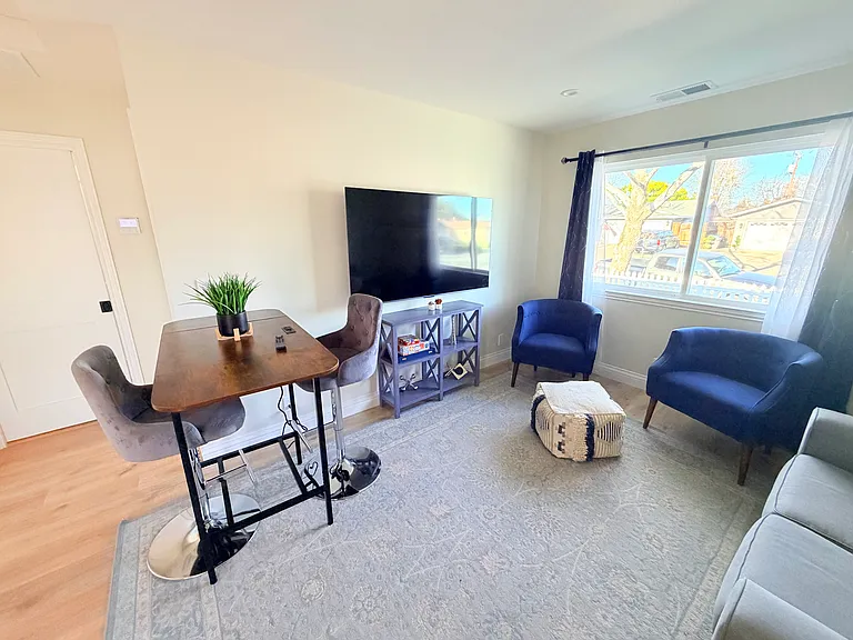 1695 Andalusia Way #1695 — Photo 4