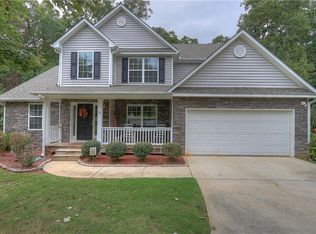 3181 Oak Ridge Ln, Loganville, GA 30052
