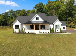 112 Berry Rd, Dickson, TN 37055