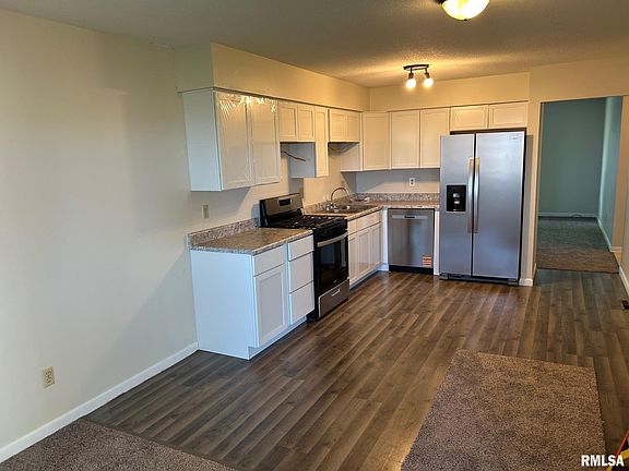 3rd image of 715 E Heights Ave