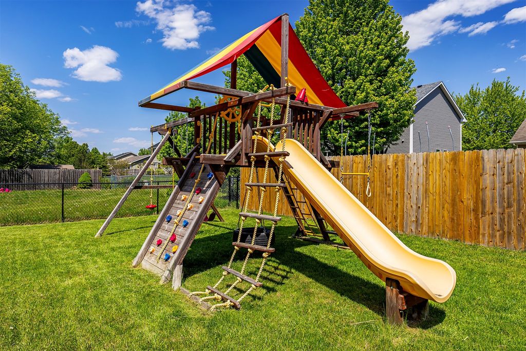 595 SE Whitetail Ln, Waukee, IA - View 3