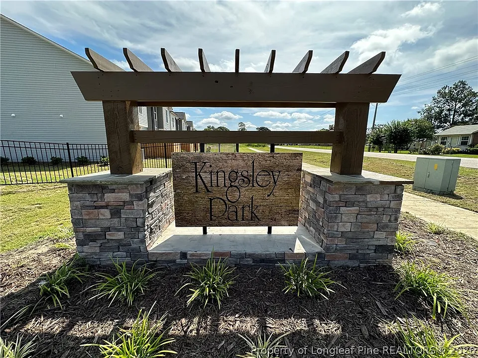 969 Kingscote Dr