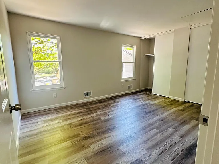 402 Woodlake Manor Dr #1000 — Photo 11