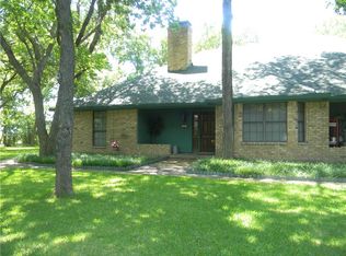 809 Sandra Ln, Grand Prairie, TX 75052