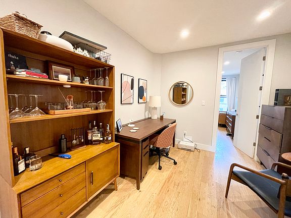 4th image of 595 10th Ave APT 5S