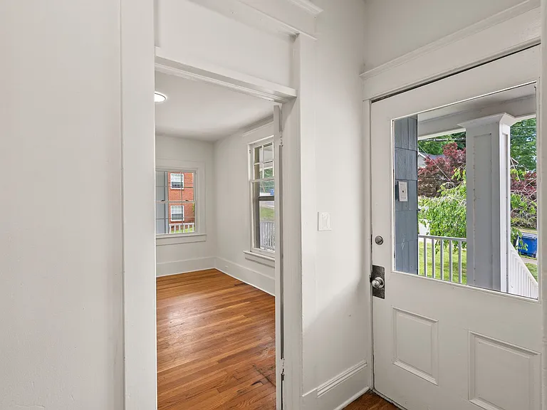 1407 Clover St — Photo 12