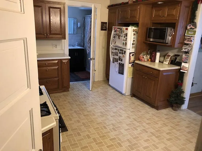 306 Kinder Ave — Photo 4