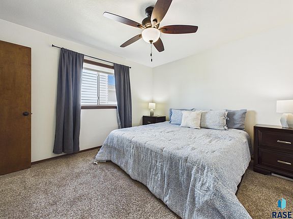 5th image of 6209 N Seubert Ave