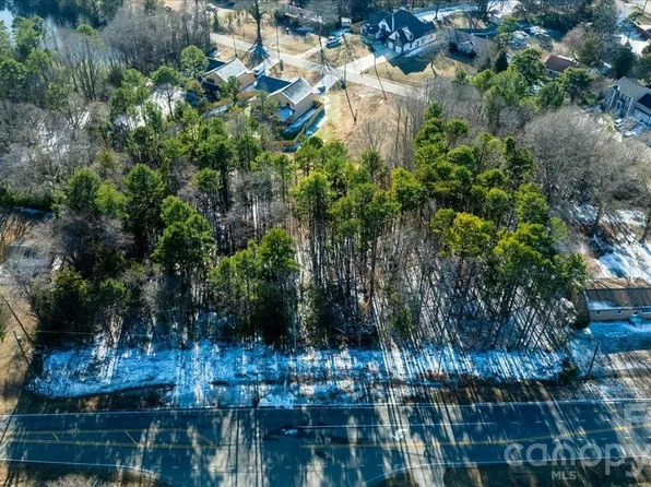 2113 Breezewood Dr, Charlotte, NC 28262
