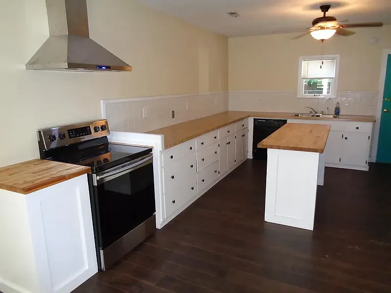 718 Walnut St — Photo 7