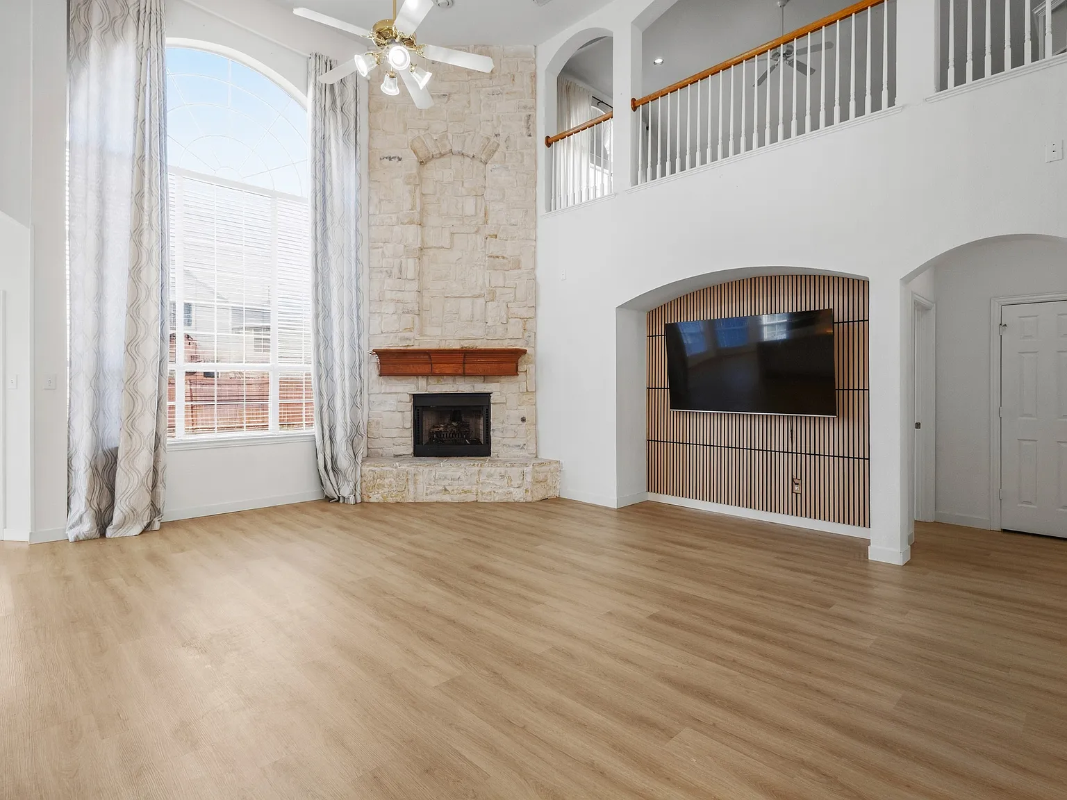 5 bed, 3325 sqft, $3,250 — Photo 4
