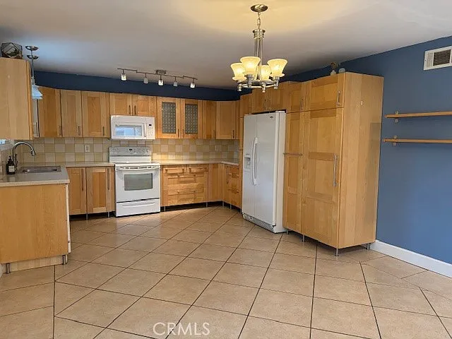 22648 Mobile St — Photo 4