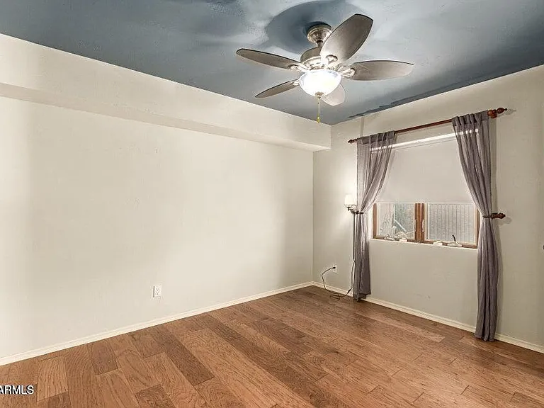 239 E Aster Dr — Photo 17