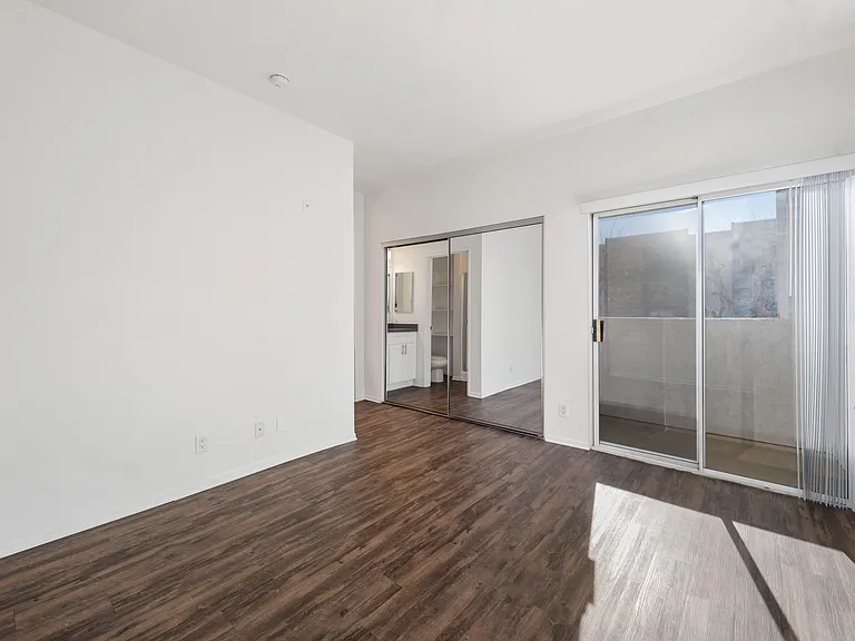 CentrePointe Apartments — Photo 44
