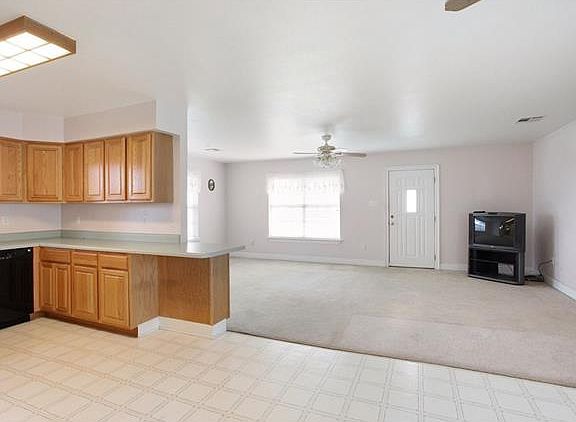 5th image of 445 Clayton Dr