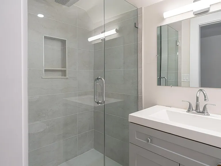 83 Flint St #2 — Photo 16