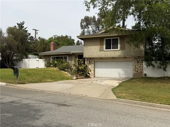 2367 Deerhorn Dr, Riverside, CA 92506